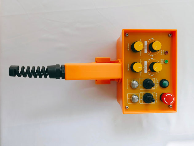 可調(diào)速工業(yè)遙控器