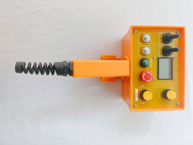 焊接機(jī)器人工業(yè)無線遙控器